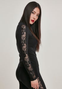 Urban Classics naisten paita, pitsiraidat hihoissa ja tyylik&auml;s kaulus