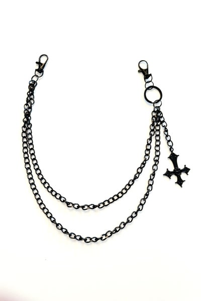 Kaksinkertainen ketju metallisilla yksityiskohdilla