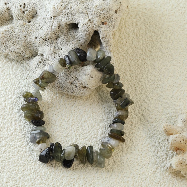 Labradoriitti &ndash; Sirukivirannekoru