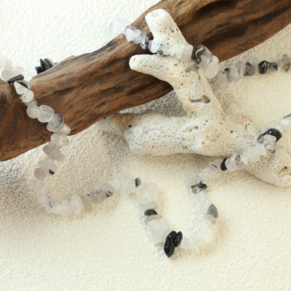 Musta rutiilikvartsi sirukivikaulakoru