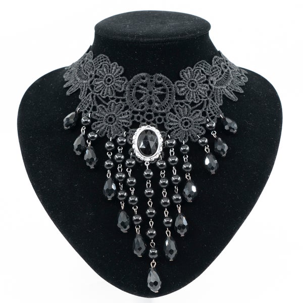 n&auml;ytt&auml;v&auml; choker kaulakoru
