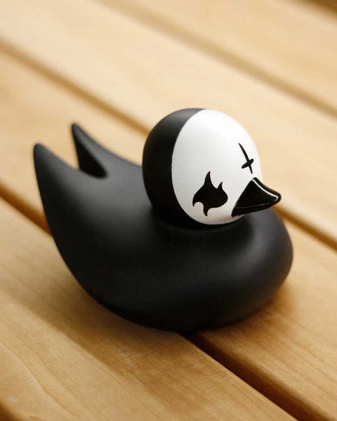Spatanic Rubber Duck Kaamos Black &ndash; musta corpse paint -kylpyankka