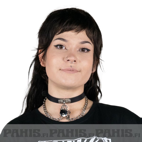Choker lukolla ja avaimella